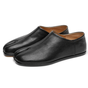 Maison Margiela Slip-On Tabi Shoes Black