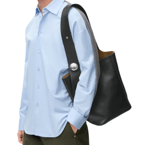 LARGE PEBBLE BUCKET IN SUPPLE GRAINED CALFSKIN