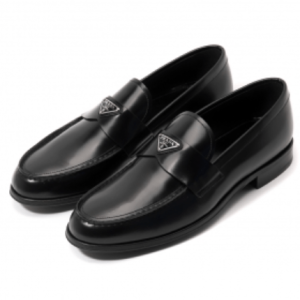 Triangle logo loafers